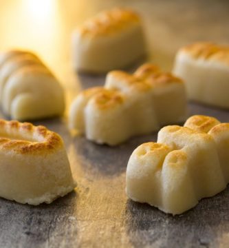 Bloques de mazapán o pasta de almendras para tus dulces navideños