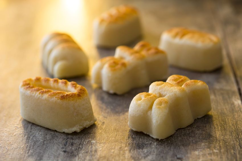 Bloques de mazapán o pasta de almendras para tus dulces navideños