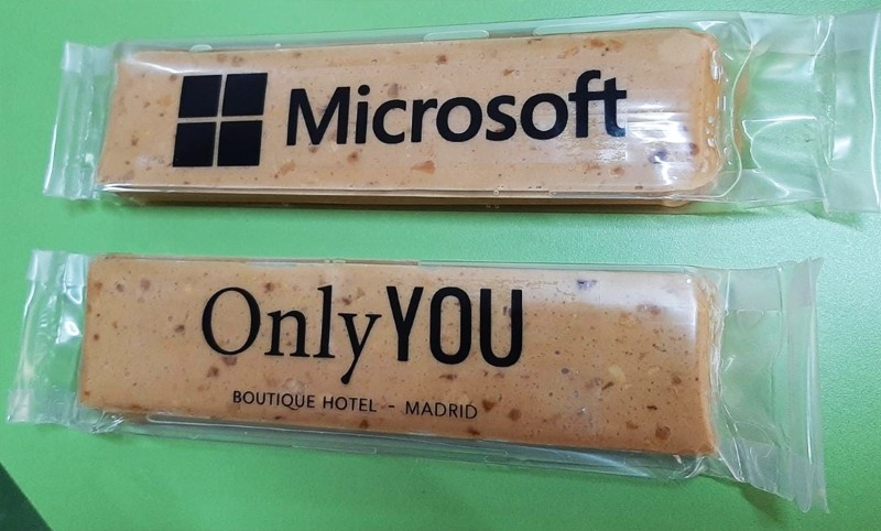 Turrón con tu logo