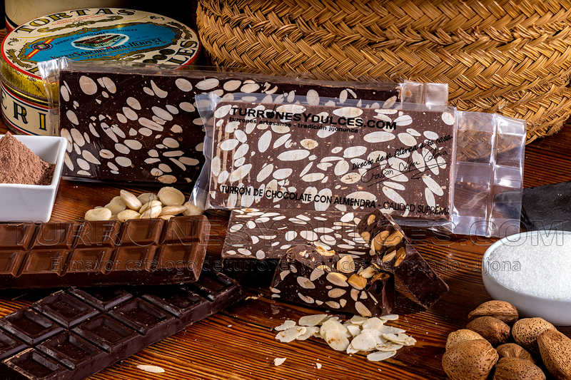 Turron Chocolate negro con almendras