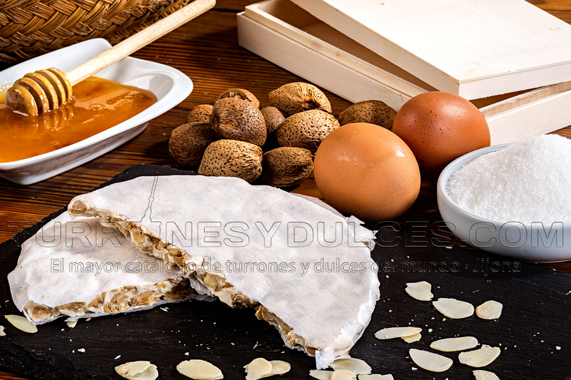 Torta turrón almendras duro