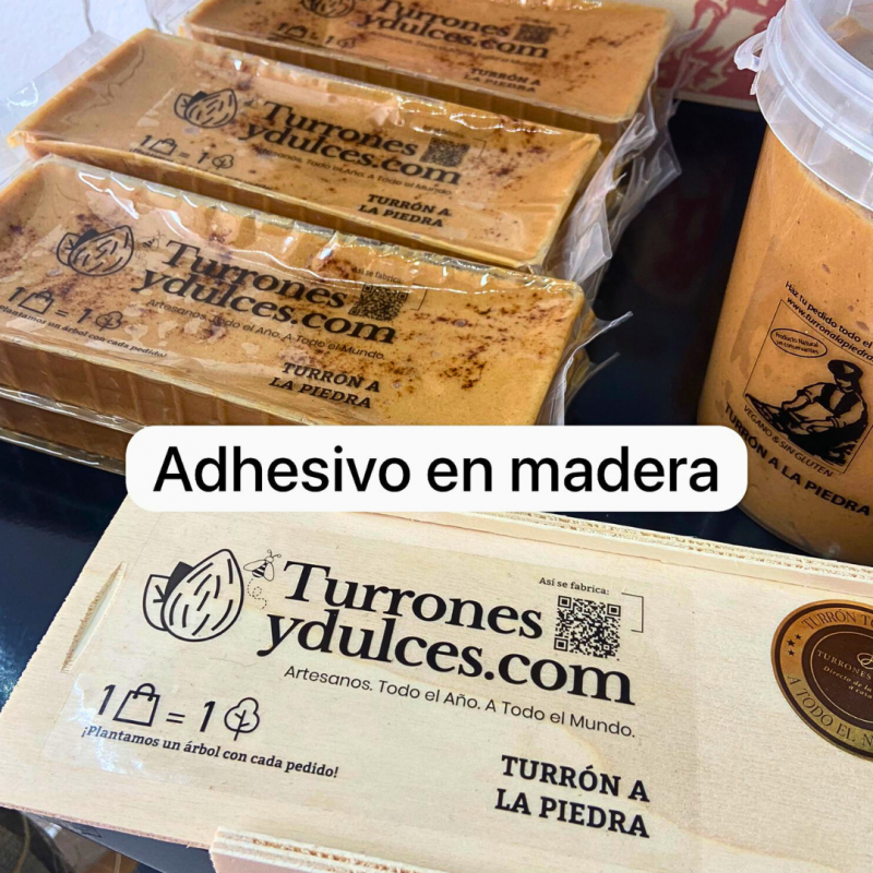 IMAGEN DE ADHESIVO EN MADERA
