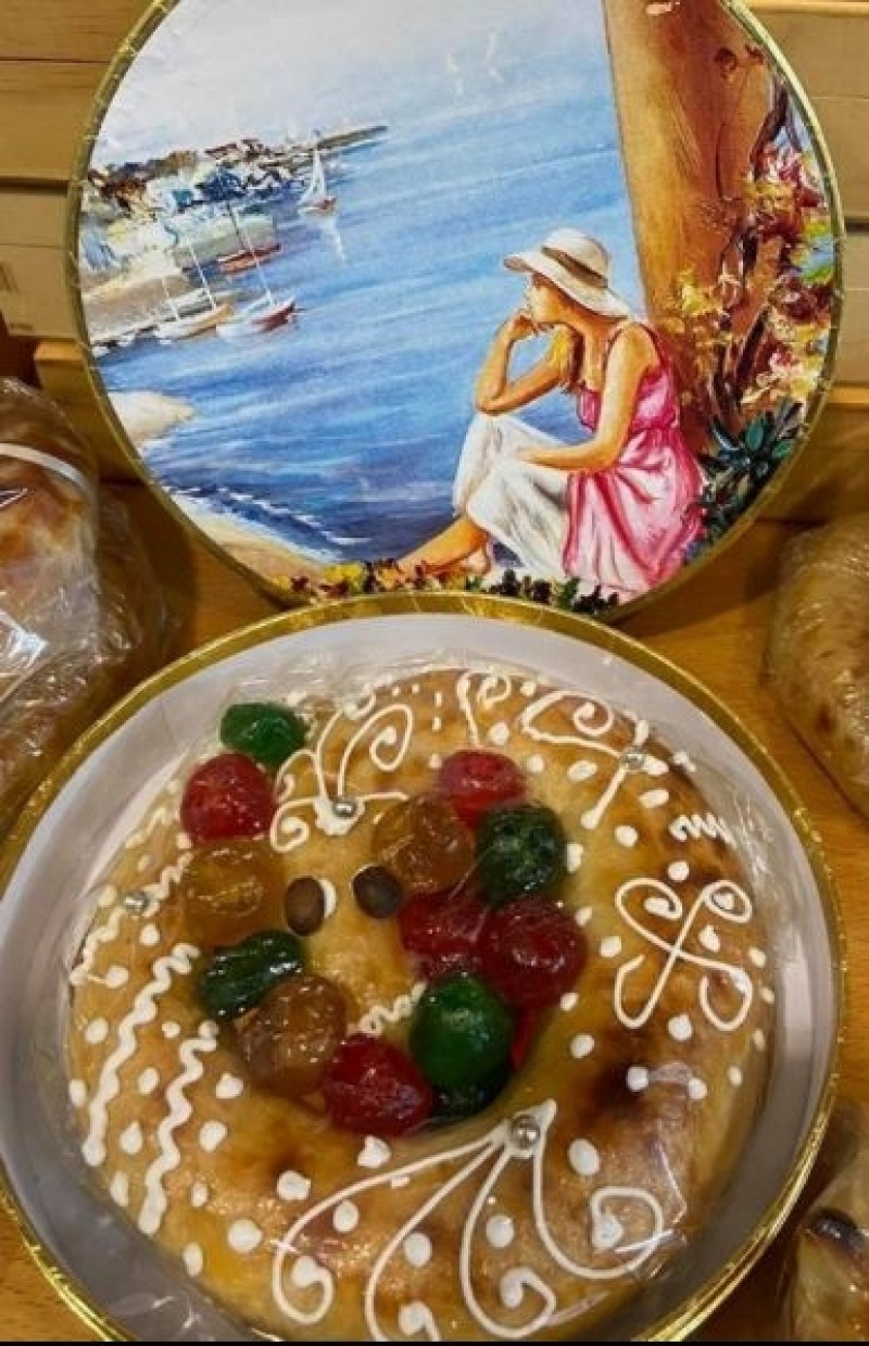 Anguila de Mazapán en caja decorada