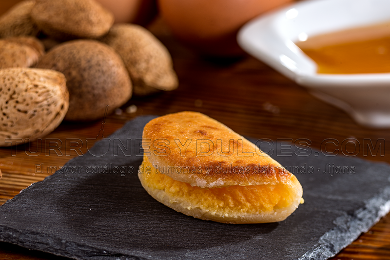 Empanadillas rellenas de Yema