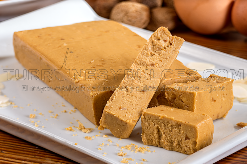 Turron jijona con almendra marcona