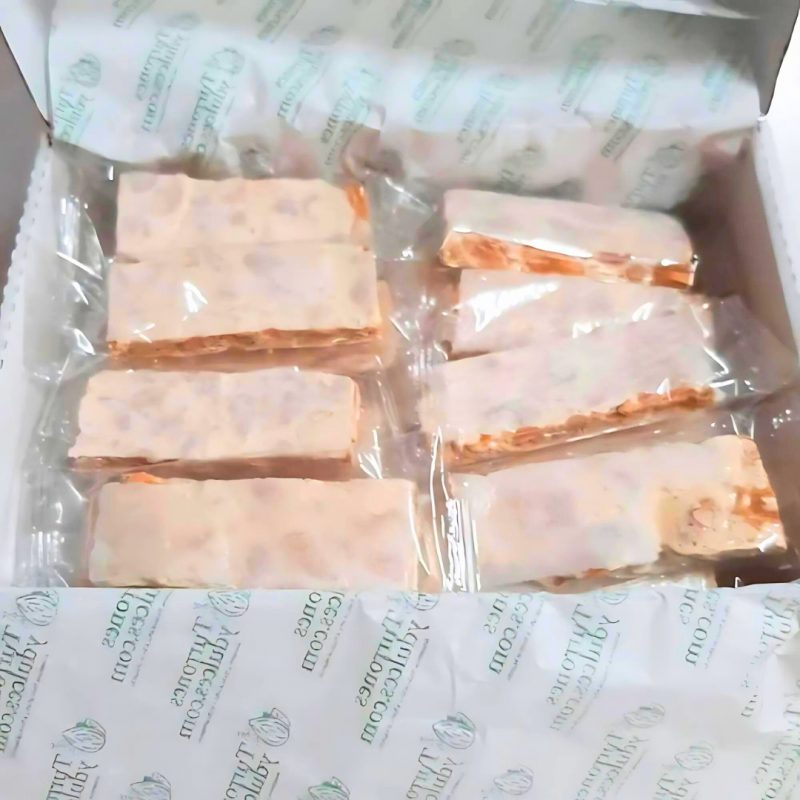 Turron duro en caja