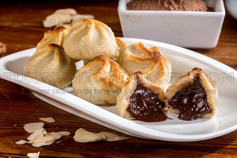 mazapan relleno de chocolate