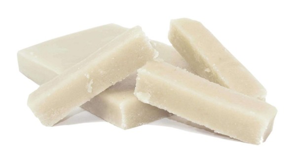 Turrón de coco con almendras